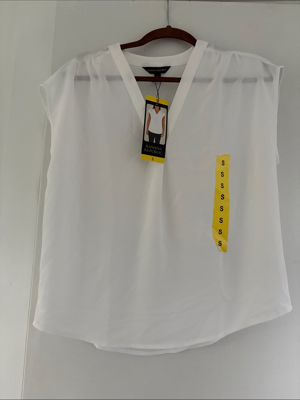 Banana Republic White V-Neck Cap Sleeve top